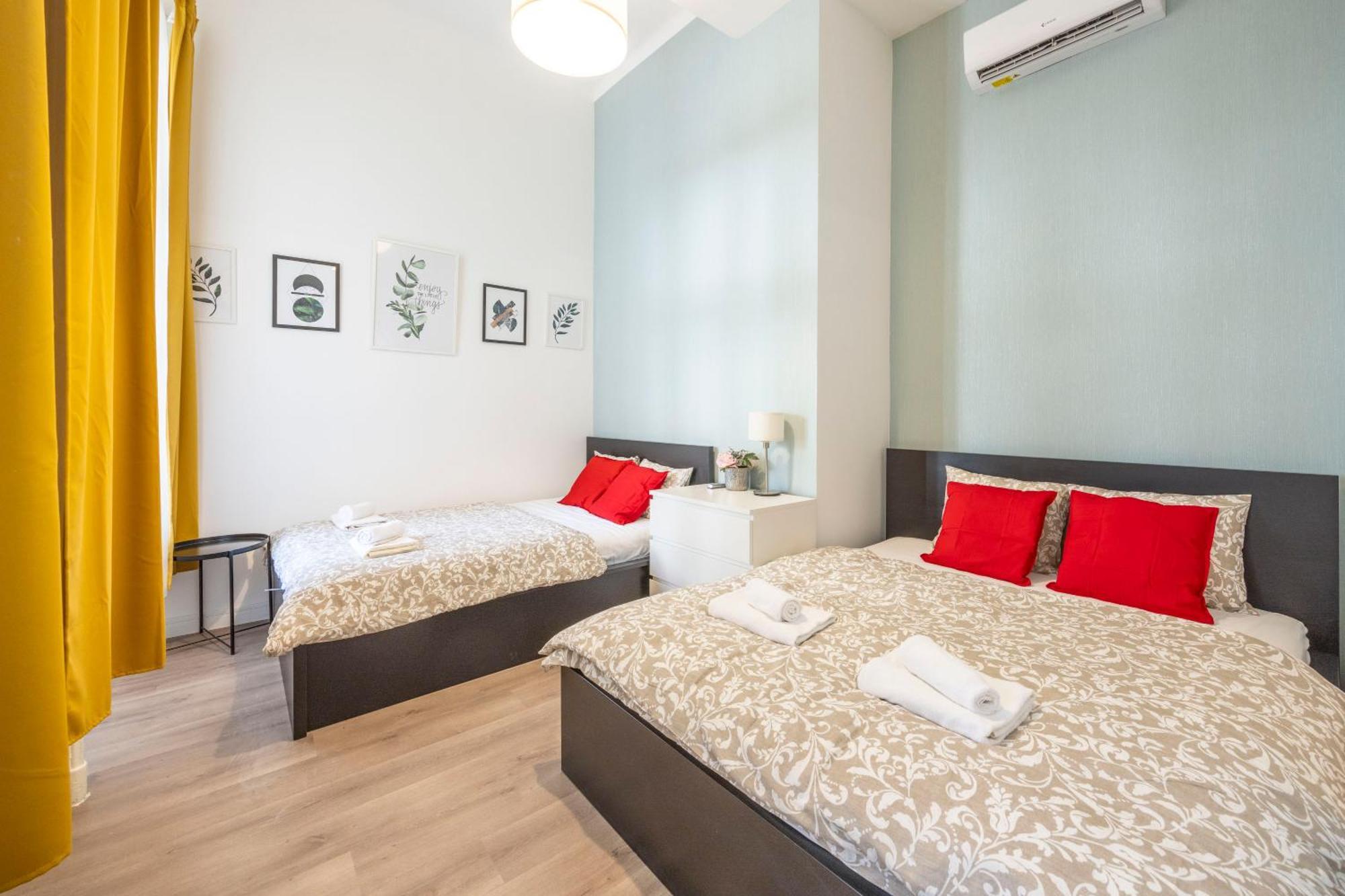 דירה Spacious Cozy With 4bedroom In The Heart Of Bp